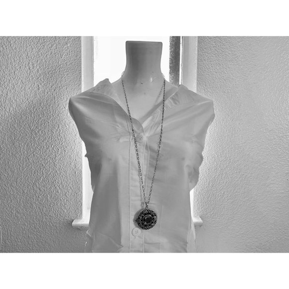 COPY - Locket Pendant Chain Necklace - Picture 5 of 5